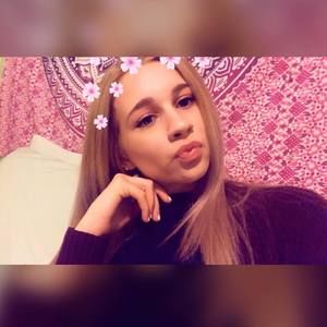 Meet your Posher, Alyssa